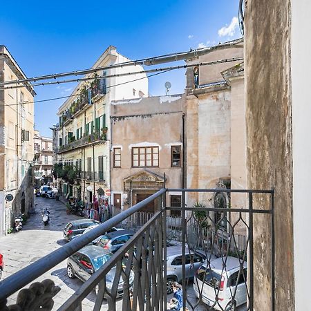 Piazza Pretoria & Quattro Canti Roomy Flats With Balconies Palermo Bagian luar foto