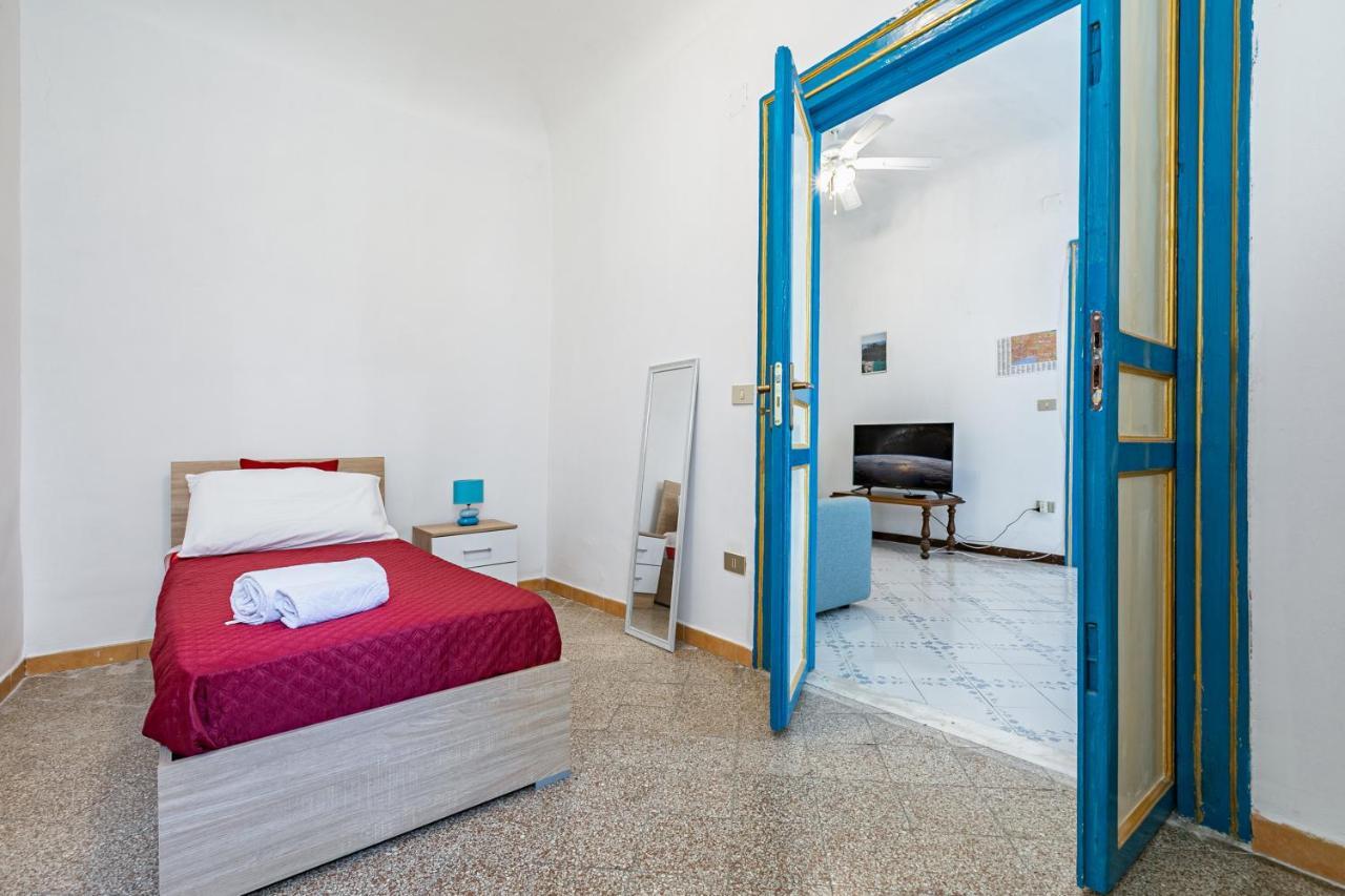 Piazza Pretoria & Quattro Canti Roomy Flats With Balconies Palermo Bagian luar foto