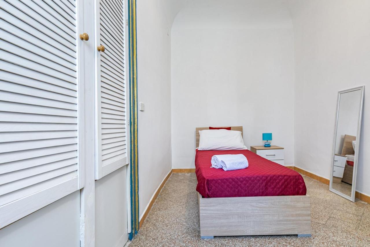 Piazza Pretoria & Quattro Canti Roomy Flats With Balconies Palermo Bagian luar foto